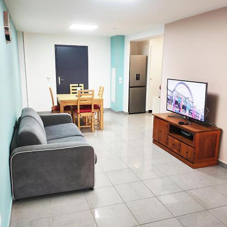 Le 5Eme As // F2 Totalement Refait A Neuf Apartment Сен Дьони Екстериор снимка